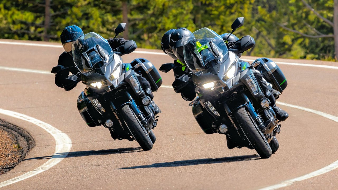 Deux motos Kawasaki 1100 SE