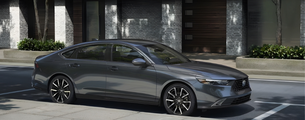 2016 Honda Accord Coupe Touring: $19,999*