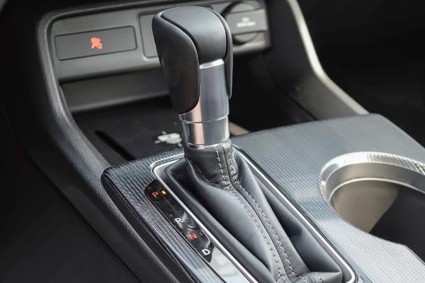 Close-up of the gearshift lever on the 2023 Civic Sedan Touring