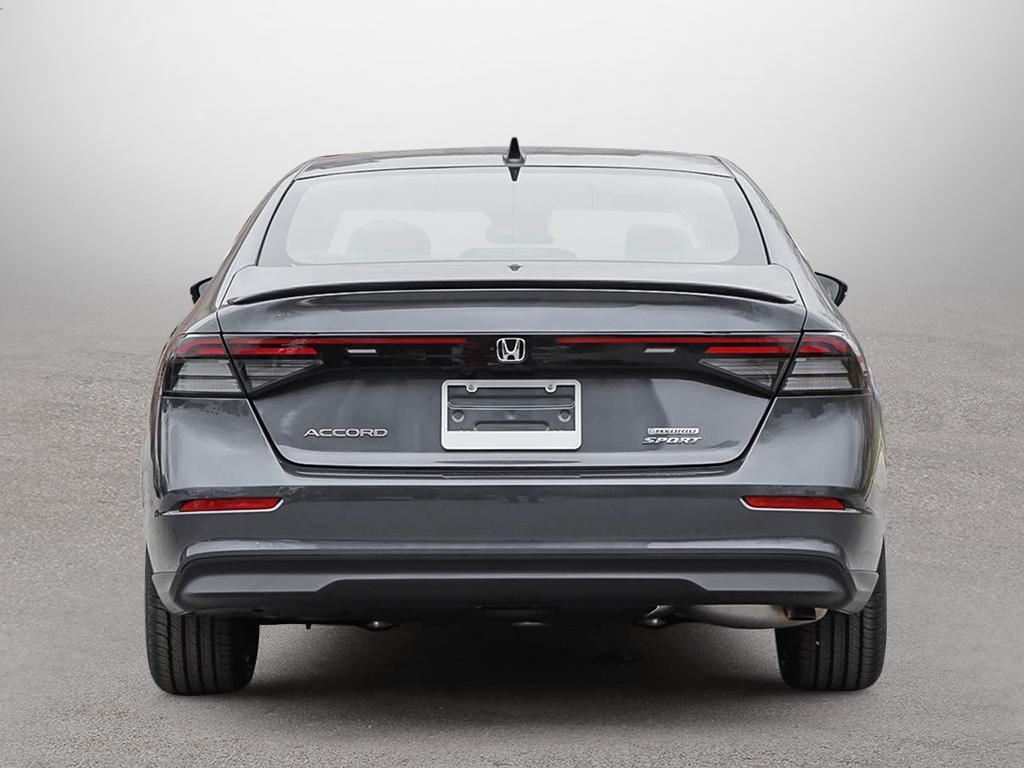 Honda Accord Hybrid Sport‑L 2026 – vue arrière complète en Gris météorite