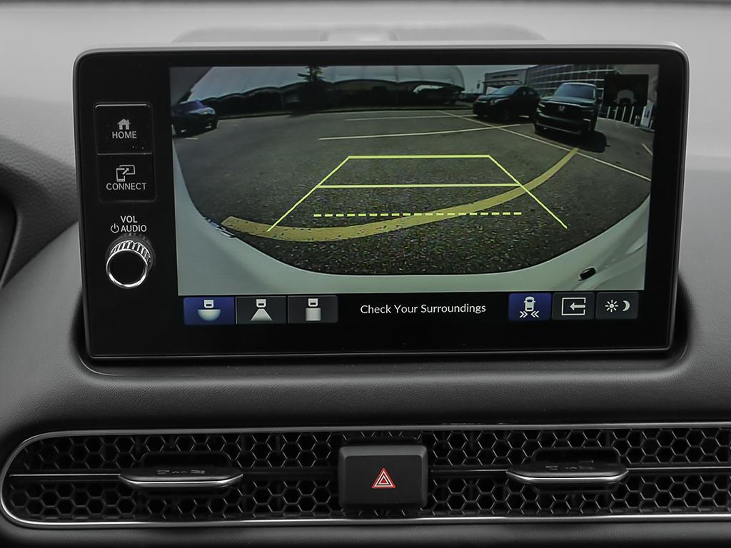 Écran tactile du HR-V EX-L AWD 2026 affichant la caméra de recul multiangle.