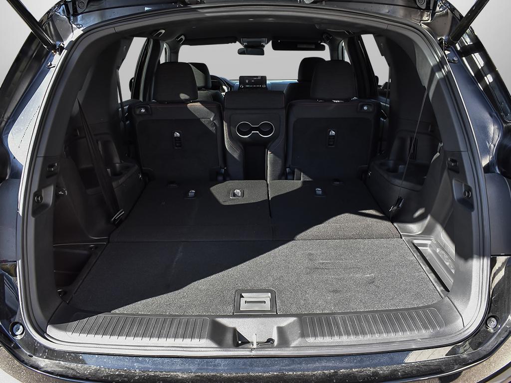 Honda Pilot Sport AWD 2025, espace de chargement hayon ouvert, plancher plat