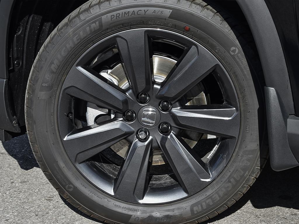 Honda Pilot Sport AWD 2025, gros plan sur la roue en alliage