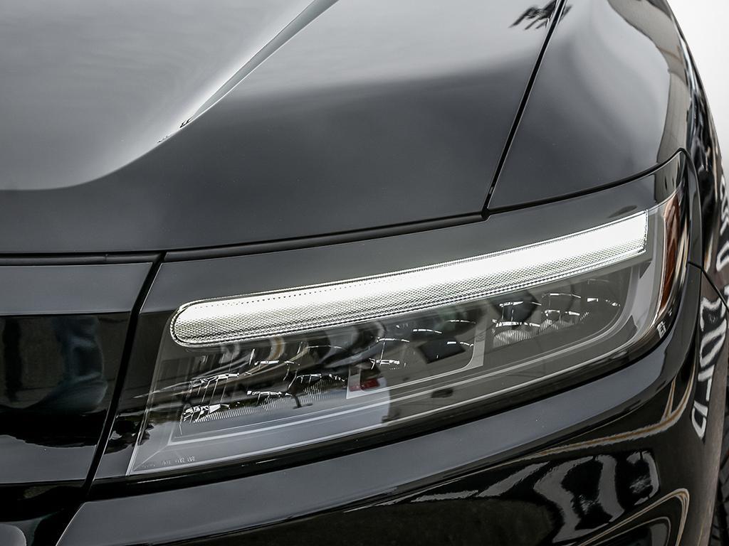 LED headlights close-up of the 2025 Honda Prologue EX-L