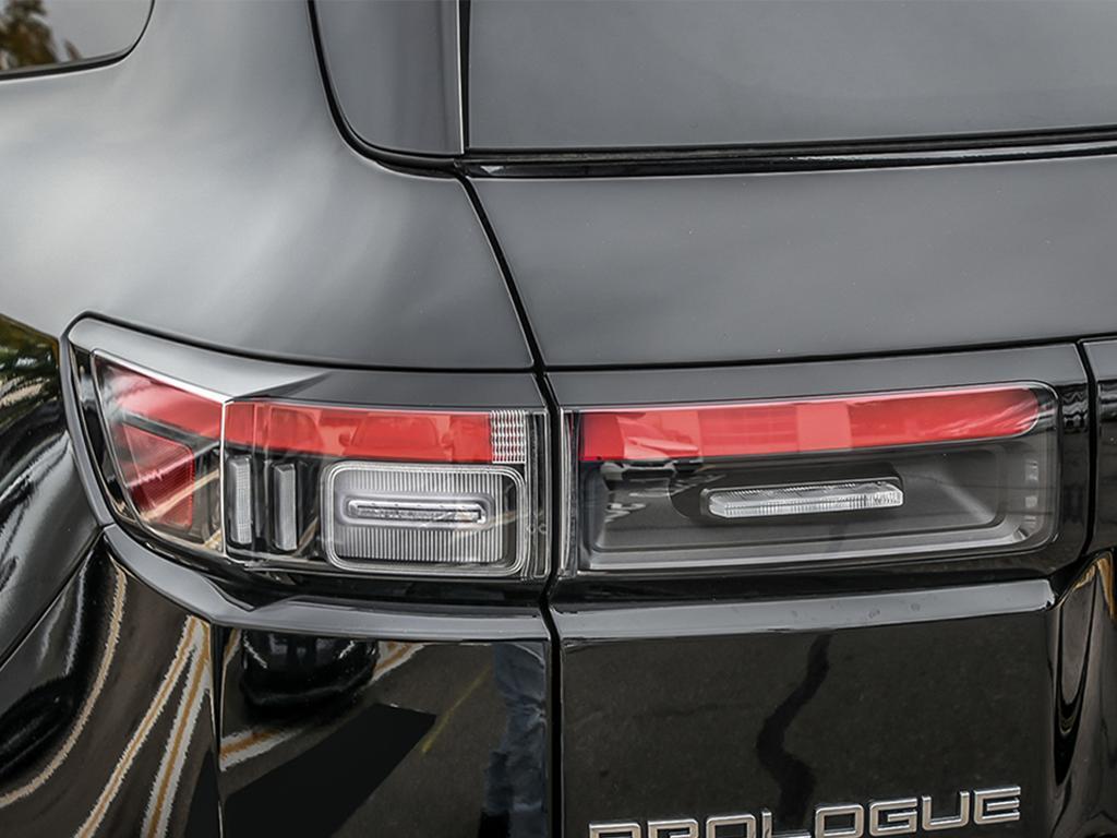 LED taillights close-up of the 2025 Honda Prologue EX-L