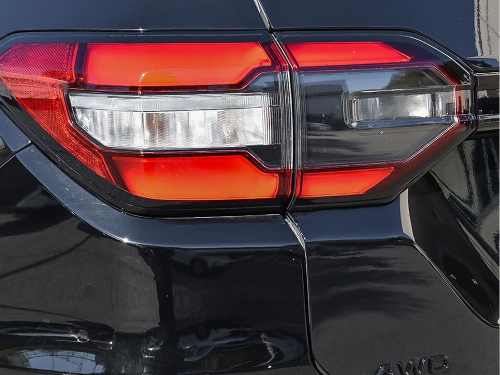 Honda Pilot Sport AWD 2025, gros plan d’un feu arrière à DEL