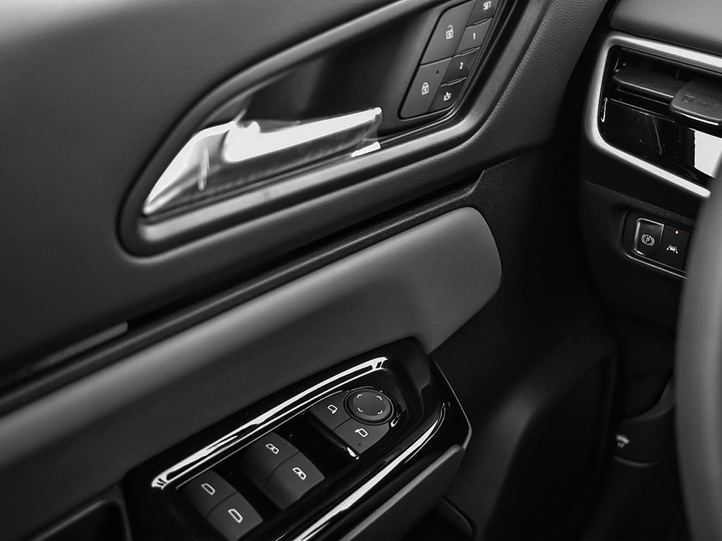 Power window control panel on driver door of 2025 Honda Prologue EX-L