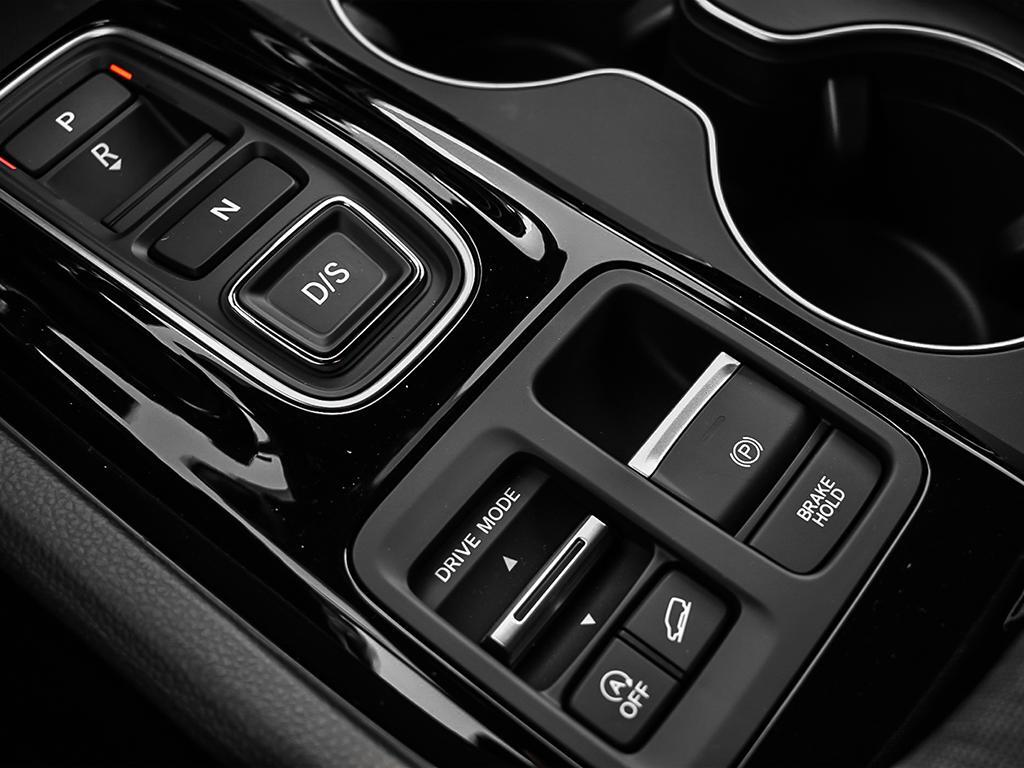 Honda Pilot Sport AWD 2025 intérieur, sélecteur de vitesse sur la console centrale, vue rapprochée