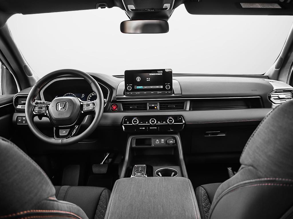 Honda Pilot Sport AWD 2025 intérieur, vue d’ensemble de l’habitacle avant
