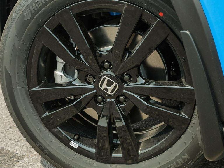 Jante en alliage noir lustré de 18 pouces du Honda HR-V Sport AWD 2027