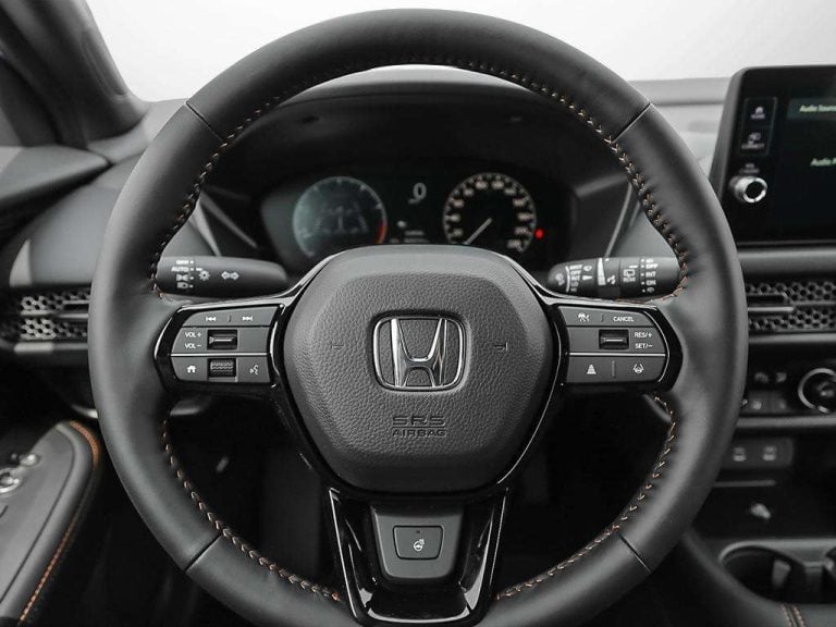 Volant gainé de cuir et poste de conduite du Honda HR-V Sport AWD 2027