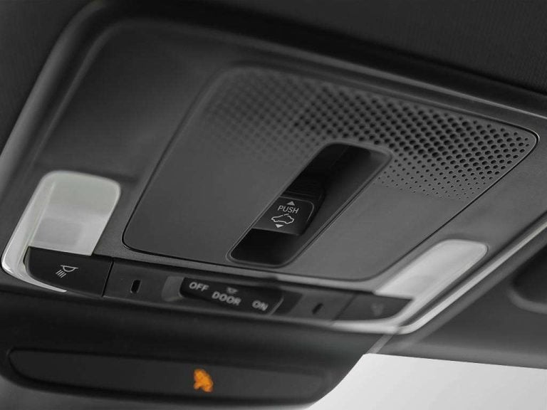 Console de pavillon avec commande de toit ouvrant du Honda HR-V Sport AWD 2027