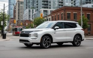 2025 White Mitsubishi Outlander